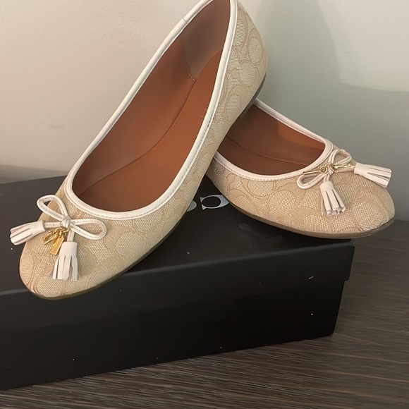 New with box Coach Benni Sig Flat size 9 - Picture 6 of 10